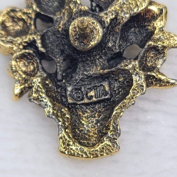 Vintage Gold Tone Flower Basket Lapel Pin Miniature Tulip Bouquet Signed CTA - Picture 5 of 6